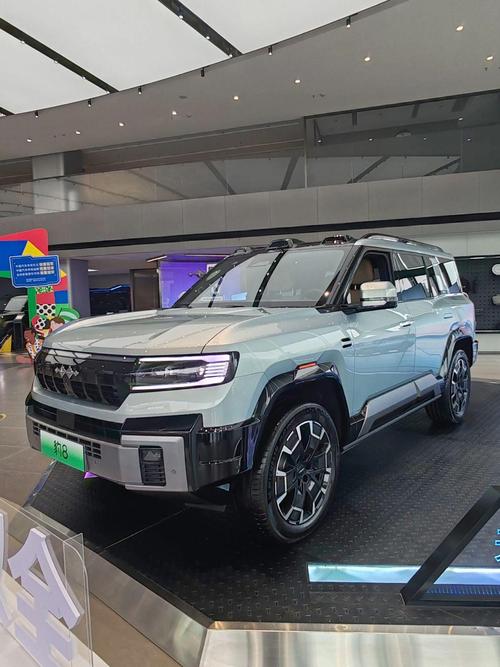 成都241比亚迪方程豹硬派越野的爆款，英菲尼迪35周年与你共成长